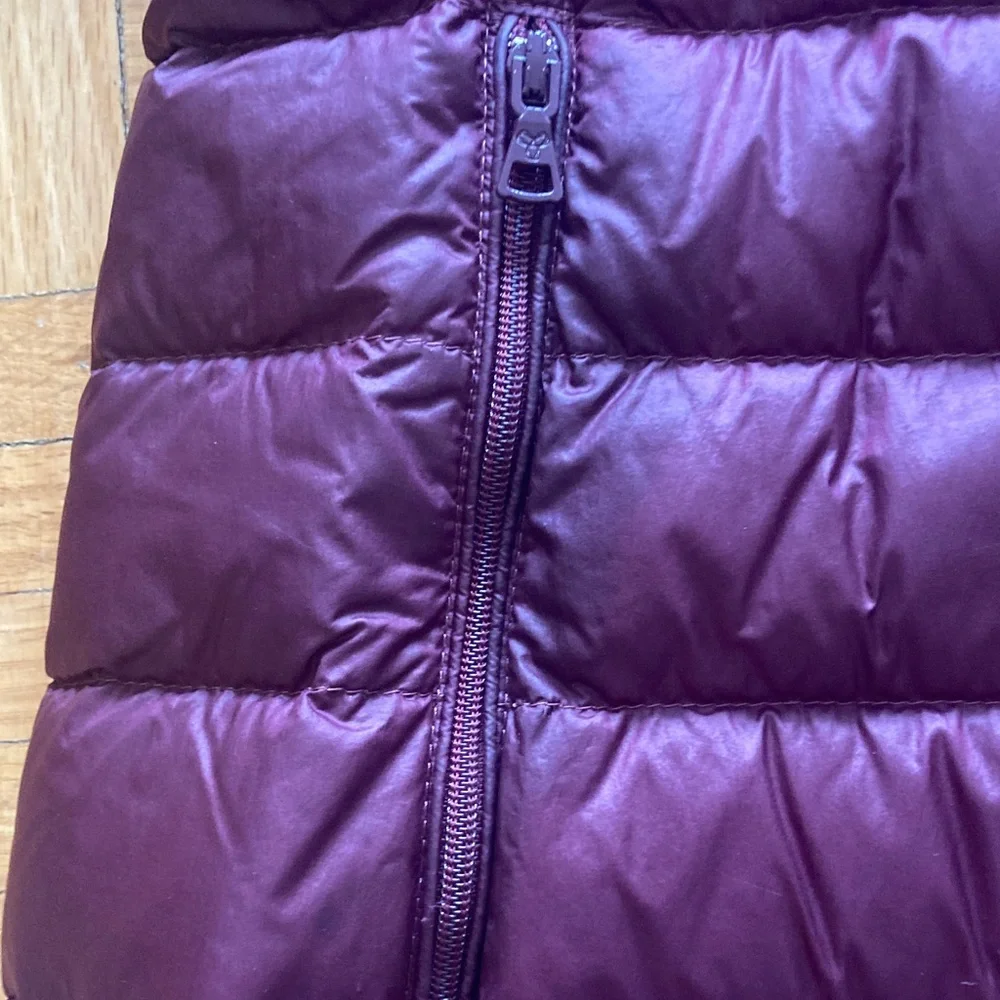 TNA Women's Burgundy Packable Puffer Jacket - Picture 4 of 7